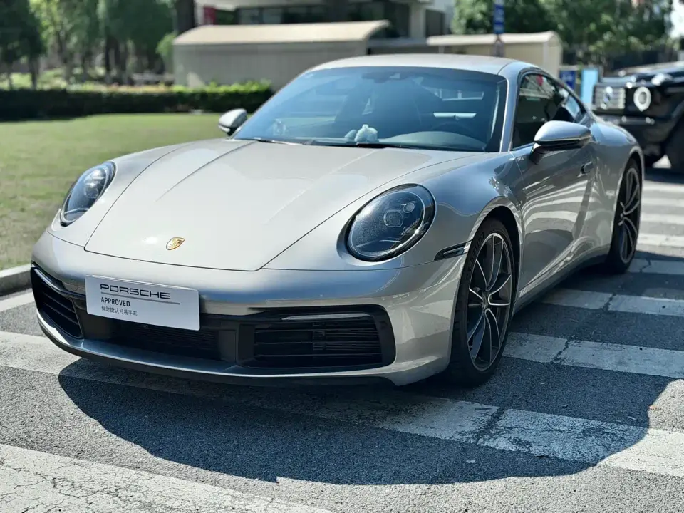 Porsche 911 Carrera 3.0T 2024