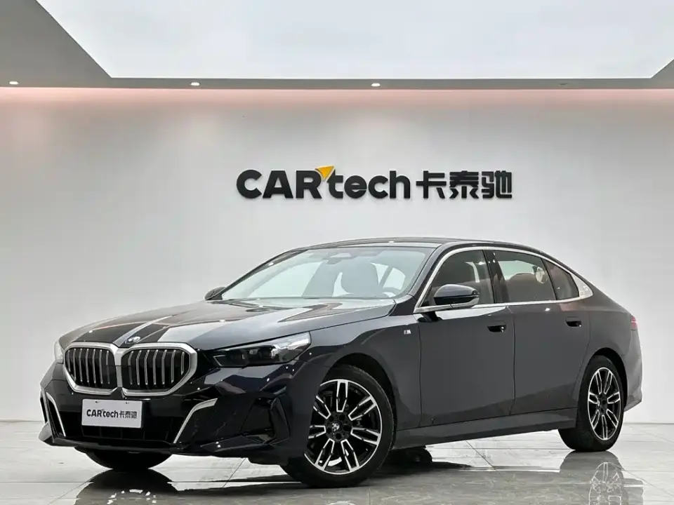 BMW 5 Series 525Li M Sport Package 2024