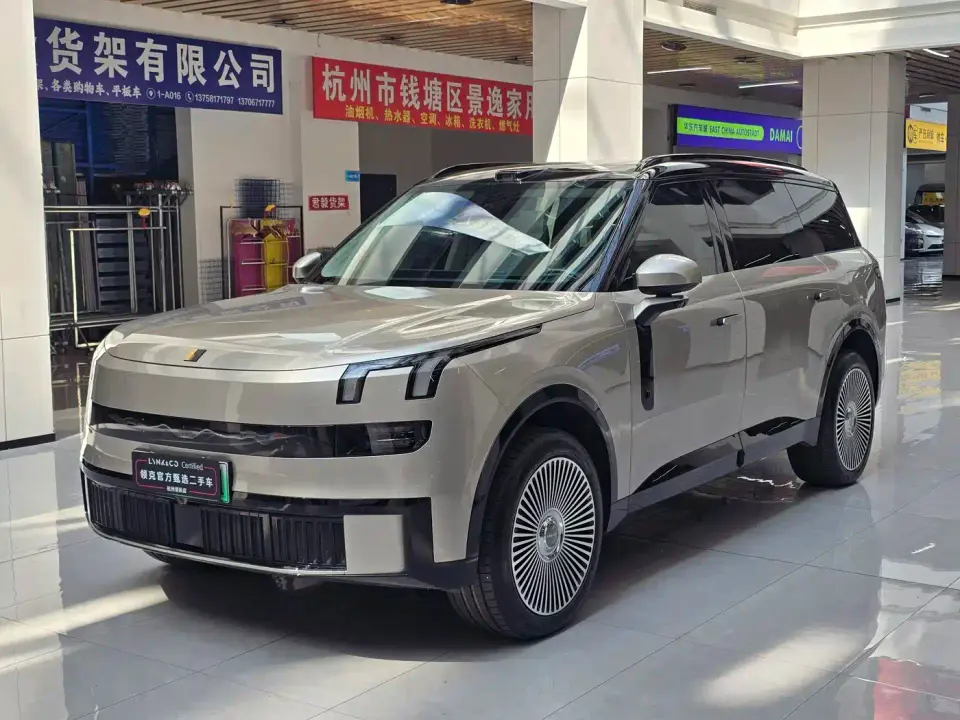 Lynk & Co 900 2.0T Ultra 2025