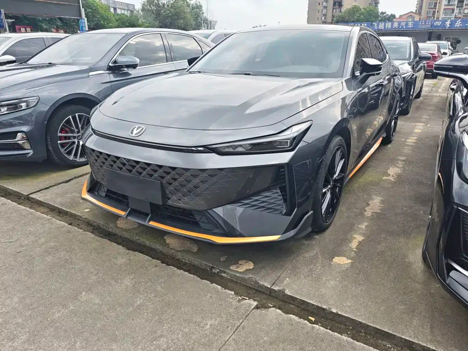 Changan UNI-V 1.5T Deluxe Sport 2025