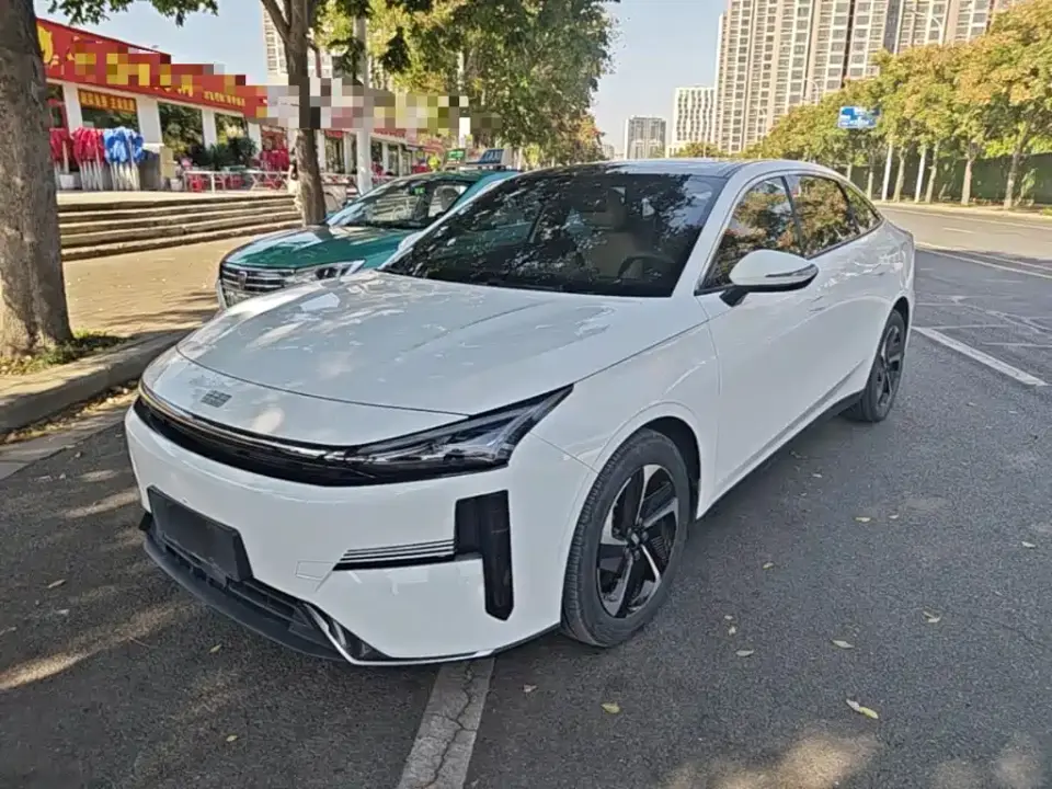 Geely Galaxy Galaxy L6 60km PLUS 2024