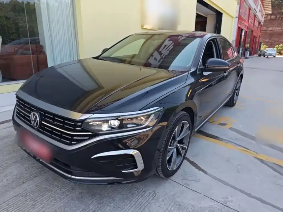 Volkswagen Passat 330TSI Luxury Edition 2022
