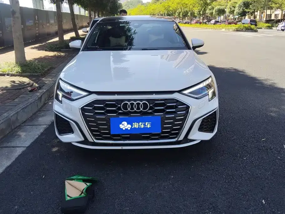 Audi A3 A3L Limousine 35 TFSI Luxury Sport 2021 — фото 2