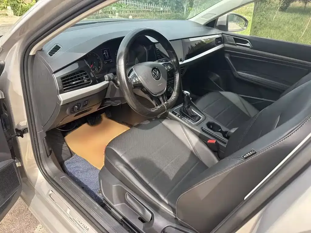 Volkswagen Lavida 1.5L Auto Comfort Edition 2021 — фото 9