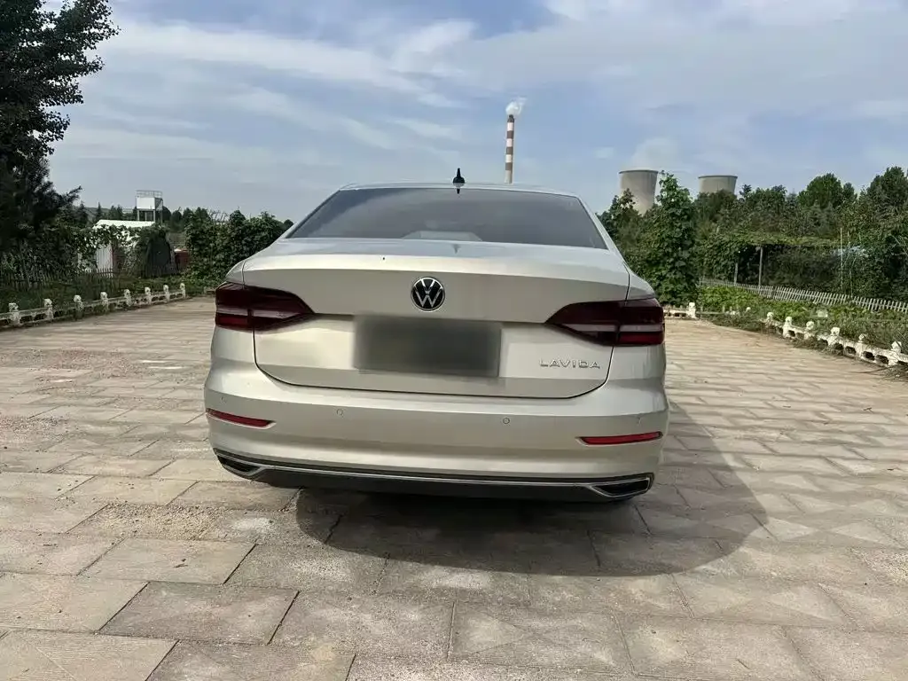 Volkswagen Lavida 1.5L Auto Comfort Edition 2021 — фото 6