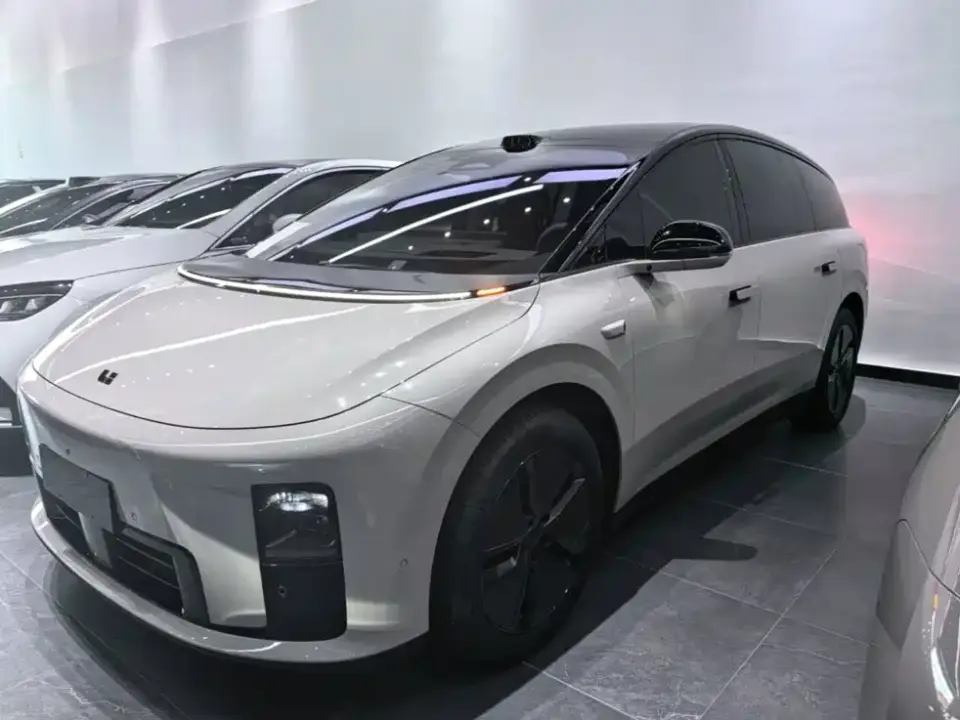 Li Auto Li i8 Standard Edition 2025