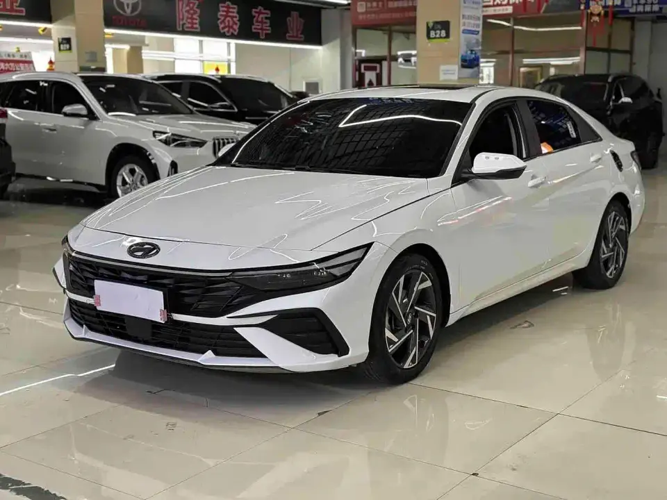 Hyundai Elantra Model 1.5L CVT LUX Premium Edition 2023