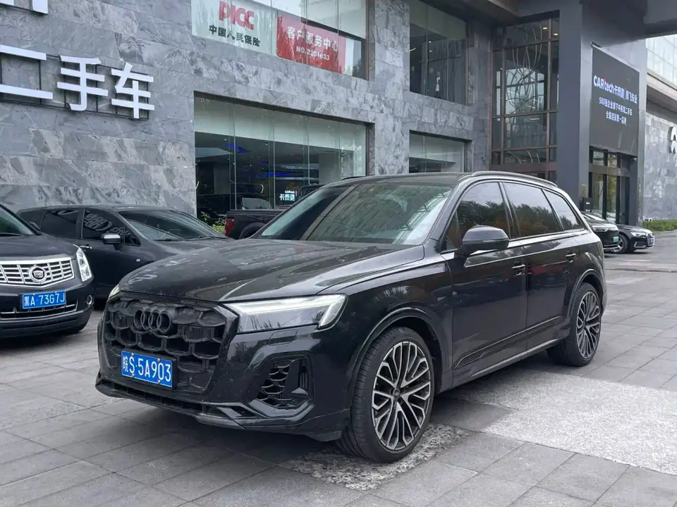 Audi Q7 55 TFSI quattro S line Black Warrior 2026