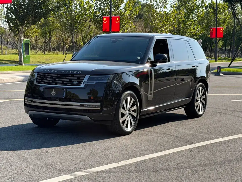 Land Rover Range Rover 3.0 L6 400PS Golden Age Extended 7-Seater 2024