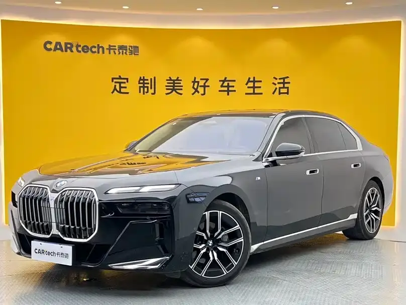 BMW 7 Series Model 735Li M Sport Package 2025