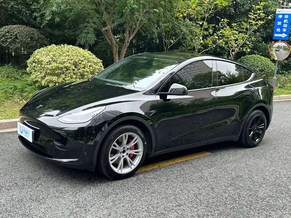 Tesla Model Y Facelift Rear-Wheel Drive Version 2023