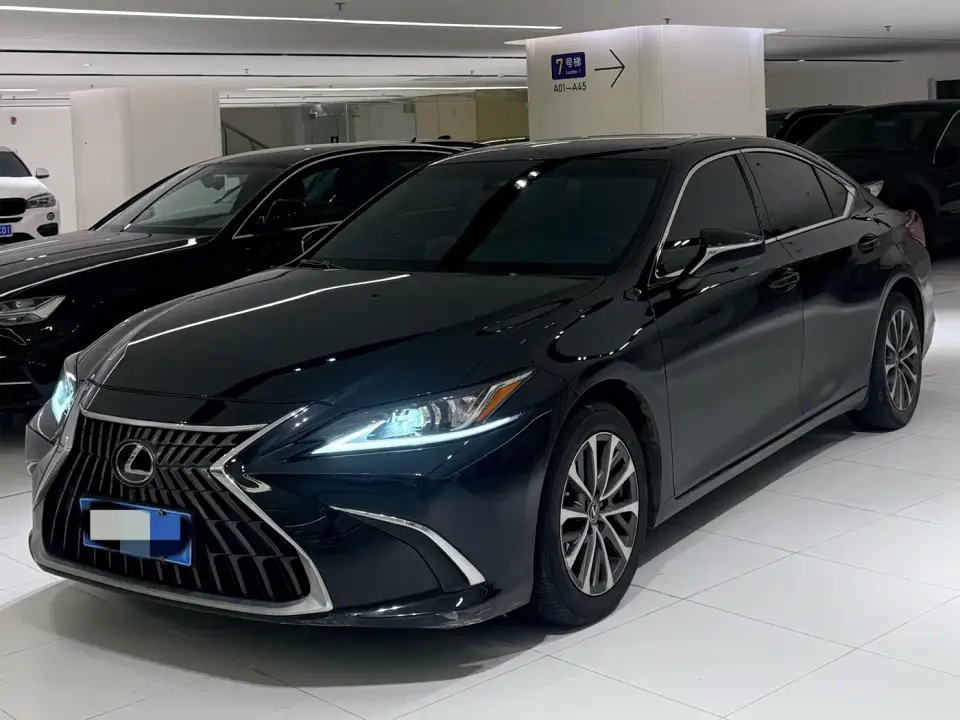 Lexus ES 200 Excellence Edition 2024