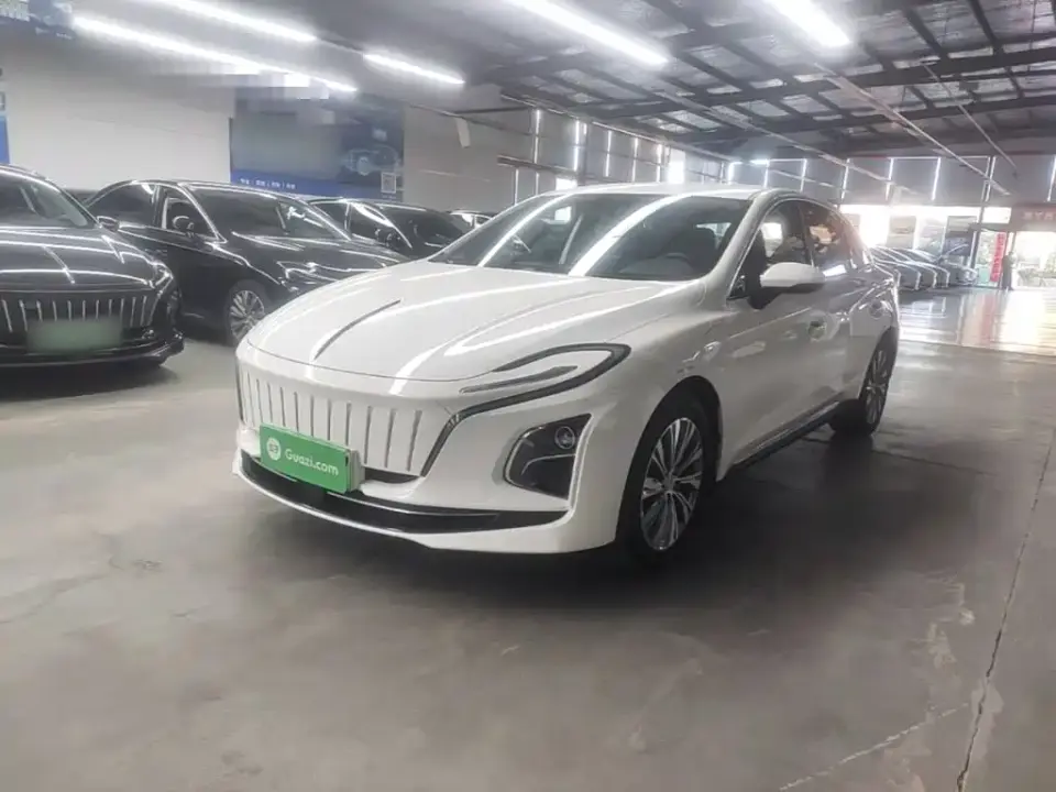 Hongqi E-QM5 Model 450km Travel Edition 2024