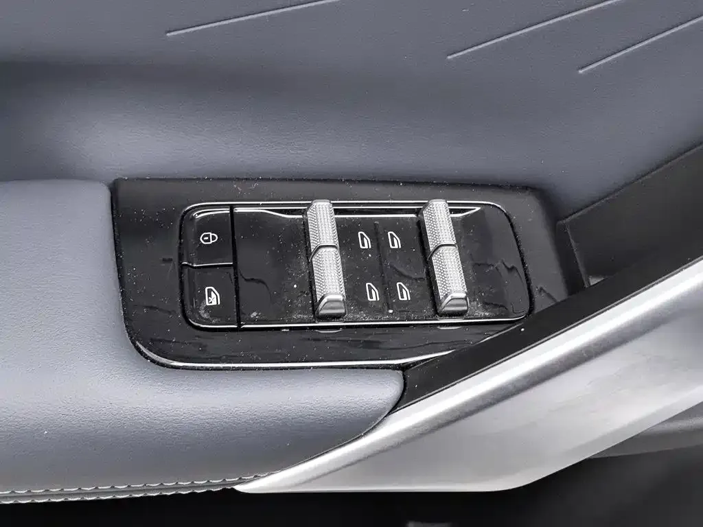 Geely Boyue L 1.5TD DCT Glory Edition 2024 — фото 9