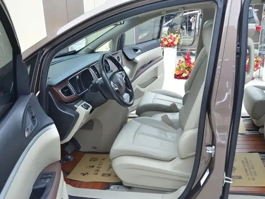 Buick GL8 28T Luxury Model China VI 2020 — фото 4