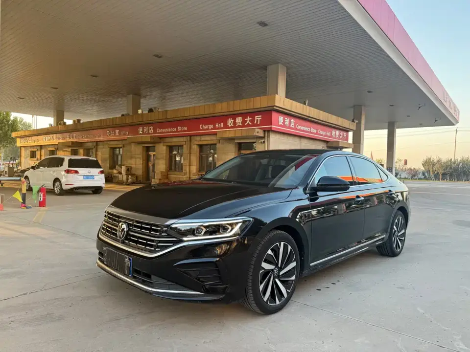 Volkswagen Passat 330TSI Luxury Edition 2022