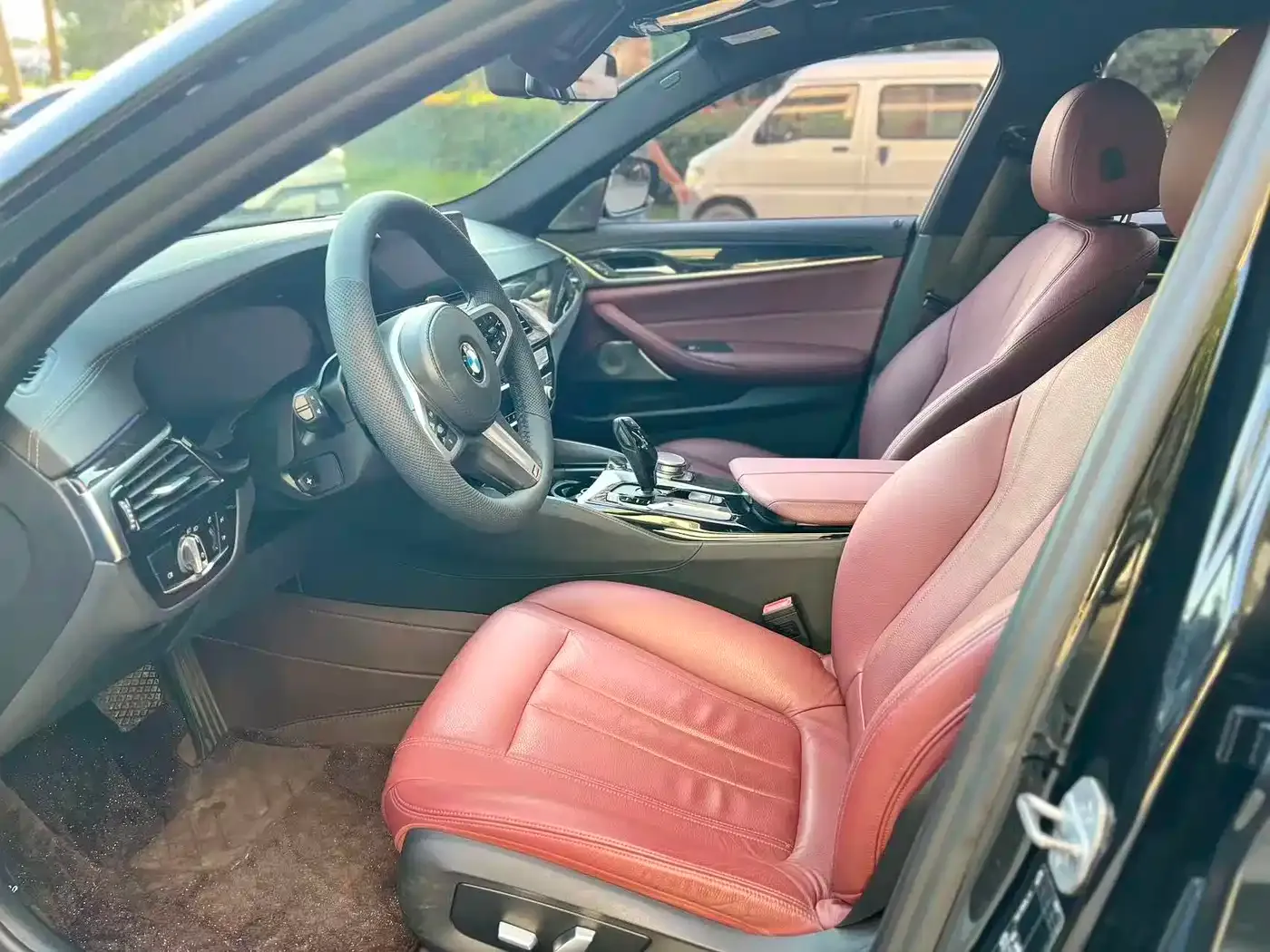 BMW 5 Series 530Li Leading M Sport Package 2019 — фото 4