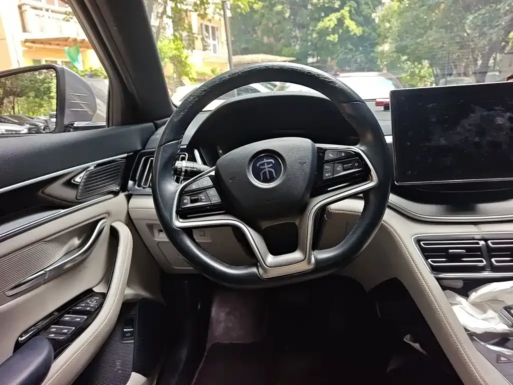 BYD Song PLUS PHEV DM-i 110KM Flagship PLUS 2023 — фото 3