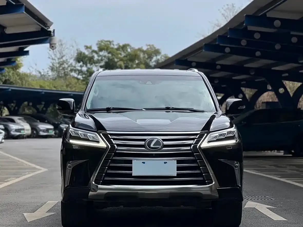 Lexus LX 570 Peak Special Edition 2020 — фото 2