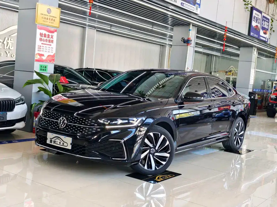 Volkswagen Passat 330TSI Starlight Elite Edition 2021