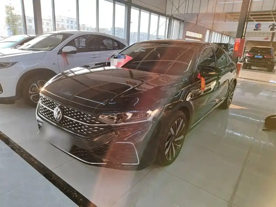 Volkswagen Passat 330TSI Starlight Elite Edition 2022