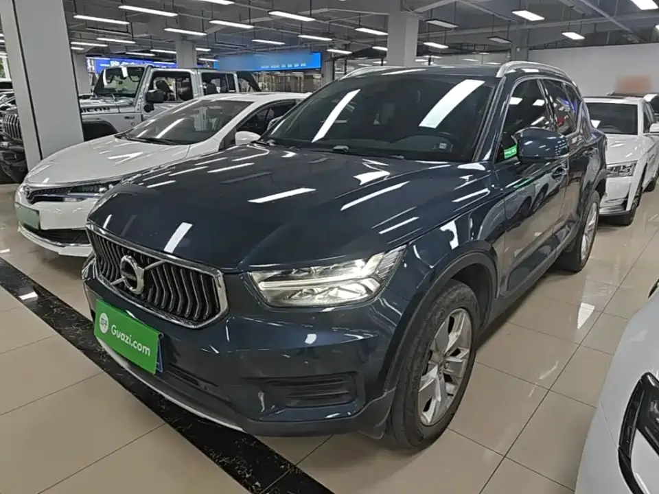 Volvo XC40 Model T4 AWD Smart Drive Fashion Edition 2021