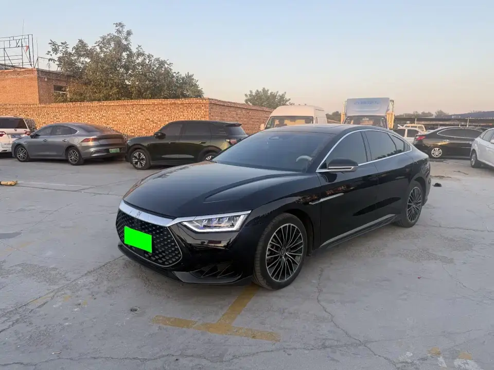 BYD Han DM-i Glory Edition 121KM Honor 2024