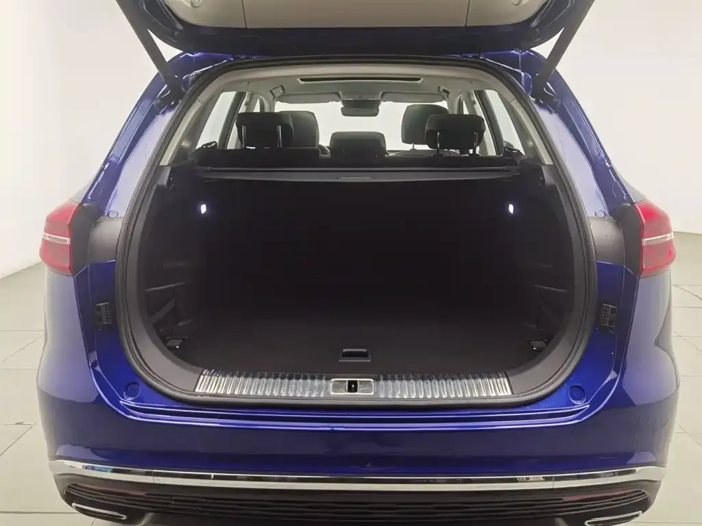Hongqi HS5 Facelift 2.0T Smart Flag Enjoyment Edition 2022 — фото 16