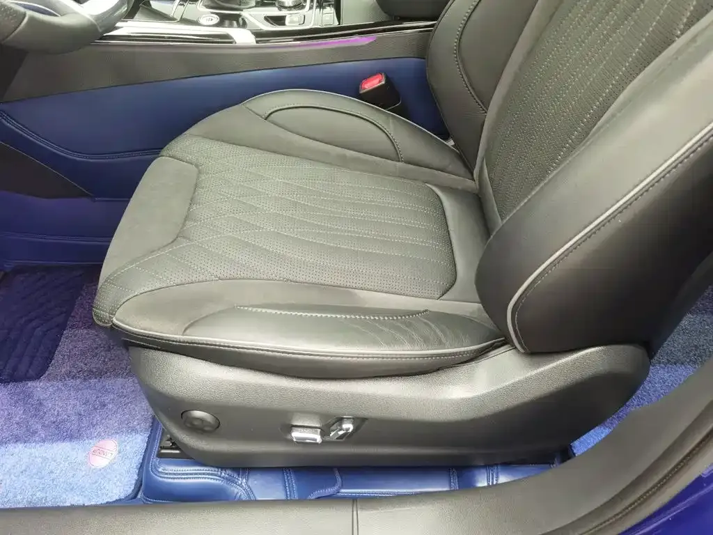 Hongqi HS5 Facelift 2.0T Smart Flag Enjoyment Edition 2022 — фото 20