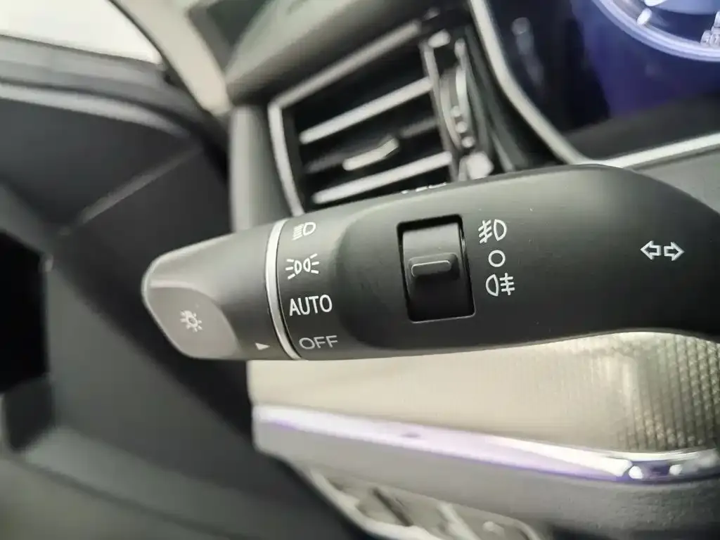 Hongqi HS5 Facelift 2.0T Smart Flag Enjoyment Edition 2022 — фото 21