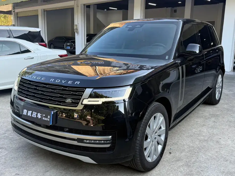 Land Rover Range Rover 3.0 L6 400PS Golden Age Extended 7-Seater 2024