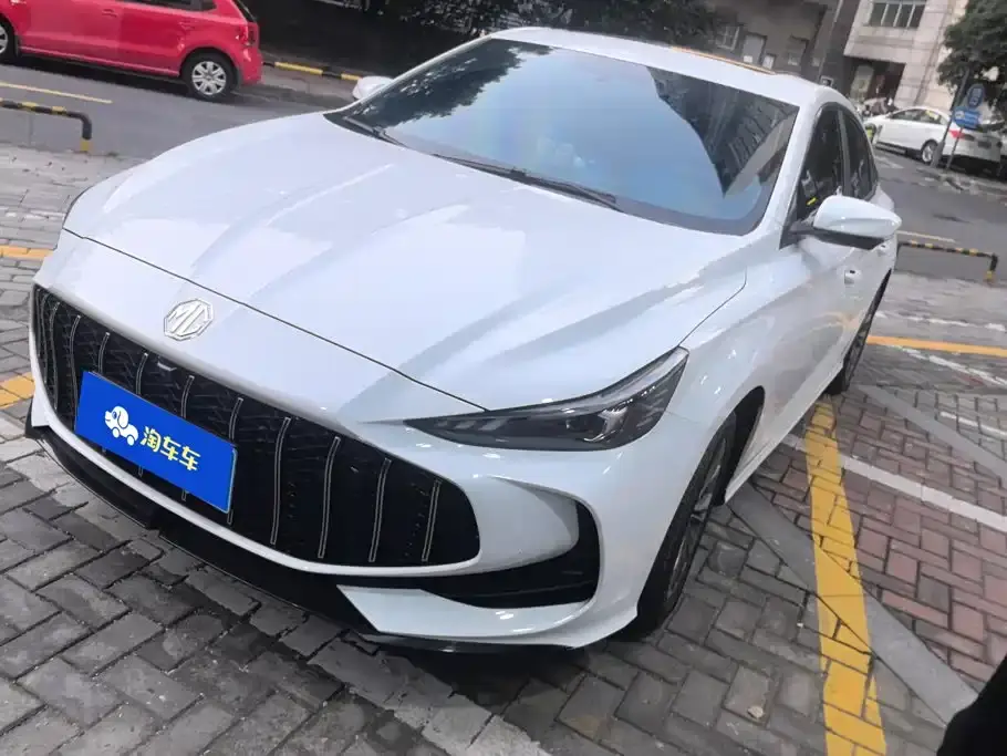 MG MG5 Model 180DVVT Global Luxury Edition 2025