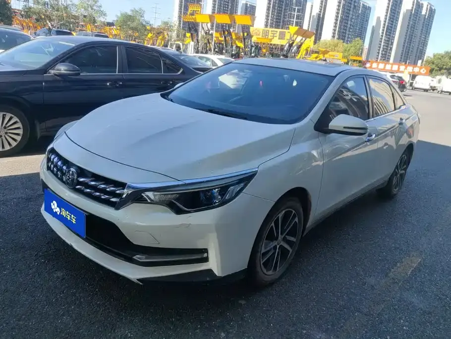Venucia D60 1.6L XL CVT Delight Edition 2021