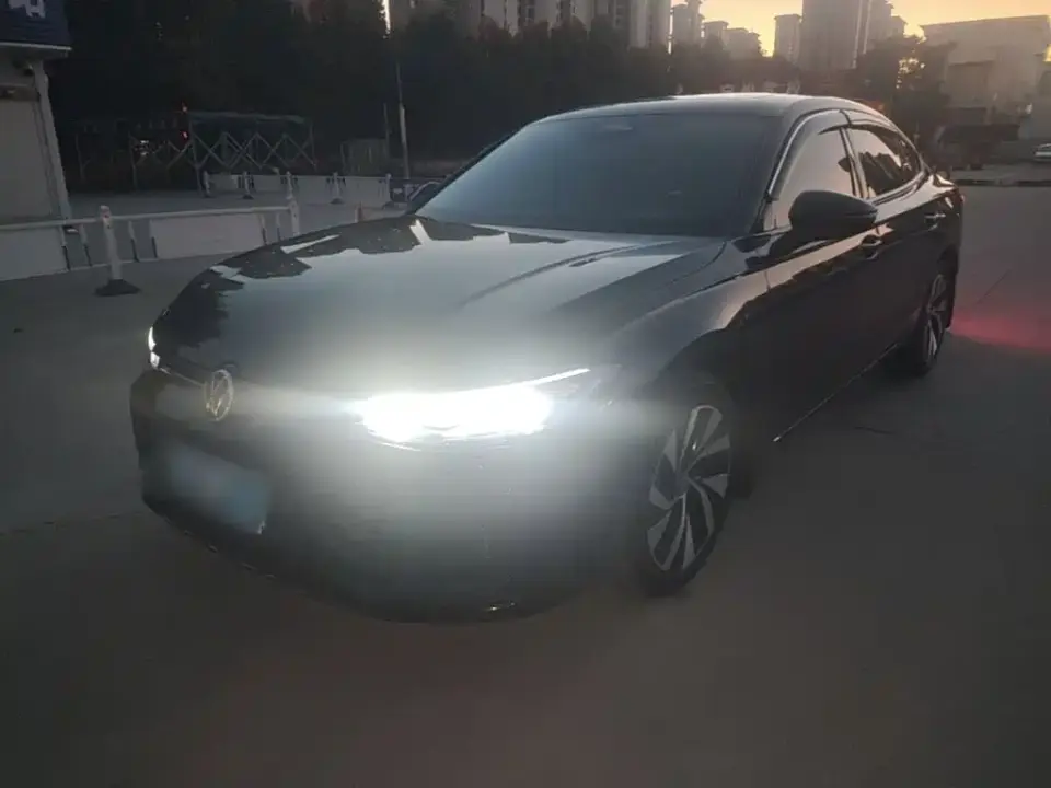 Volkswagen Passat Pro 380TSI Starlight Dragon Glory Edition 2024