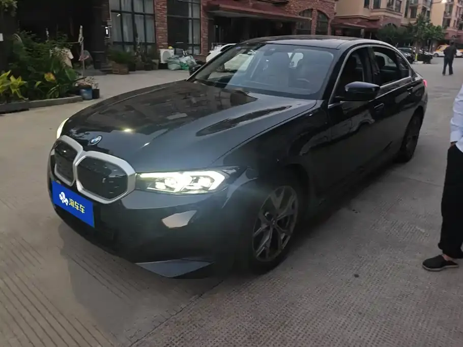 BMW i3 eDrive 35 L 2024
