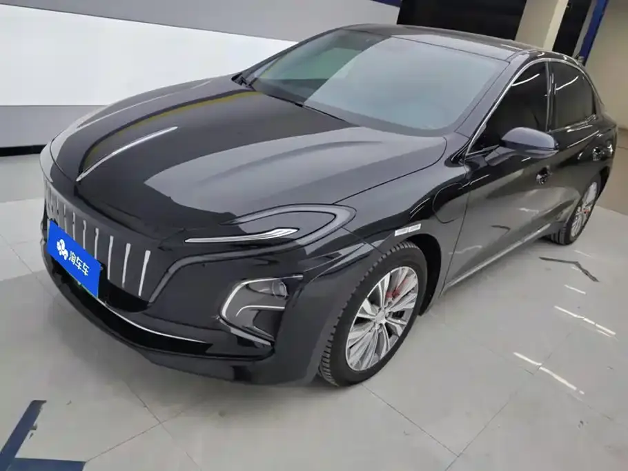 Hongqi E-QM5 500km Travel Edition 2025