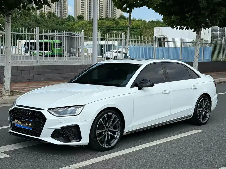 Audi A4L 40 TFSI quattro Luxury Sport 2023