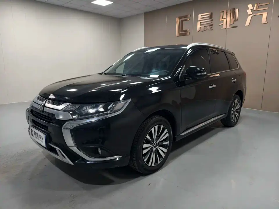 Mitsubishi Outlander 2.4L 4WD Premium Edition 5-seater 2021