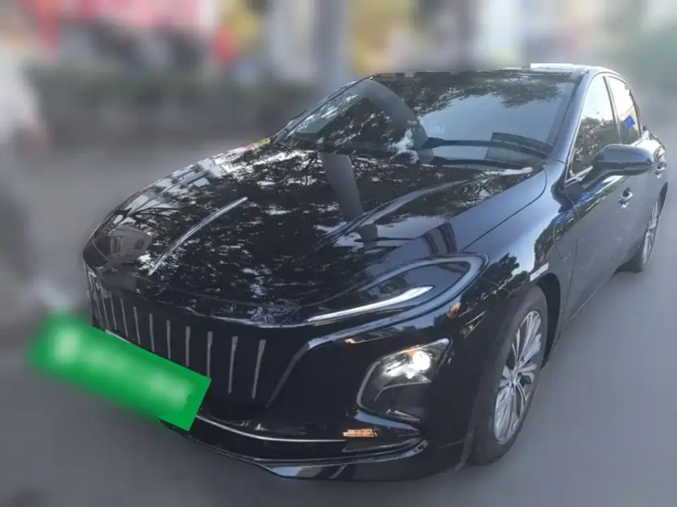 Hongqi E-QM5 Model 610km PLUS 2024