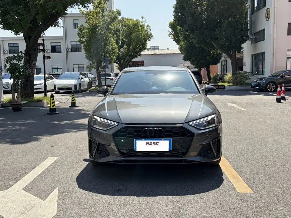 Audi A4L 2 Million Celebration Edition 40 TFSI Luxury Dynamic 2026