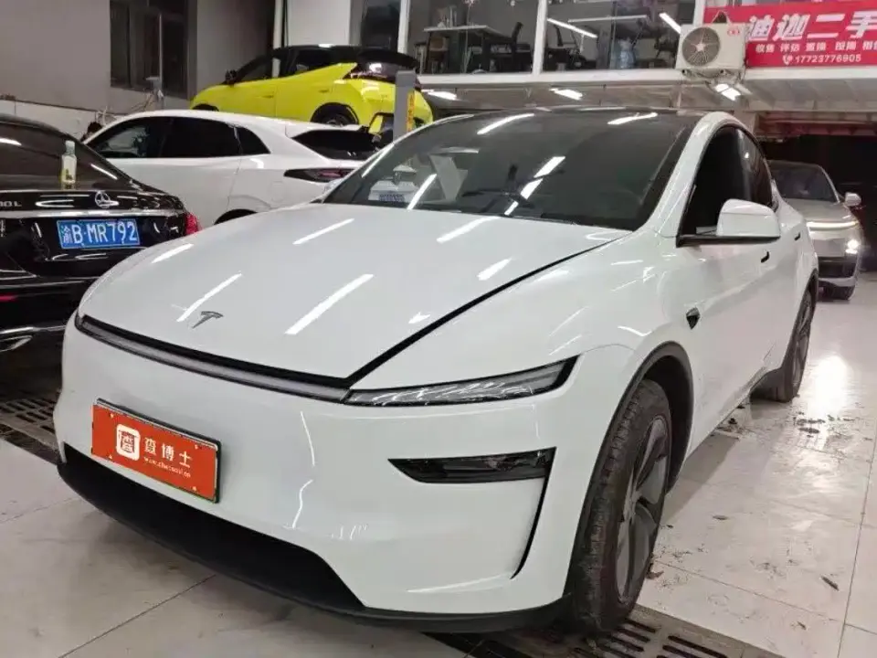 Tesla Model Y Rear-Wheel Drive 2026