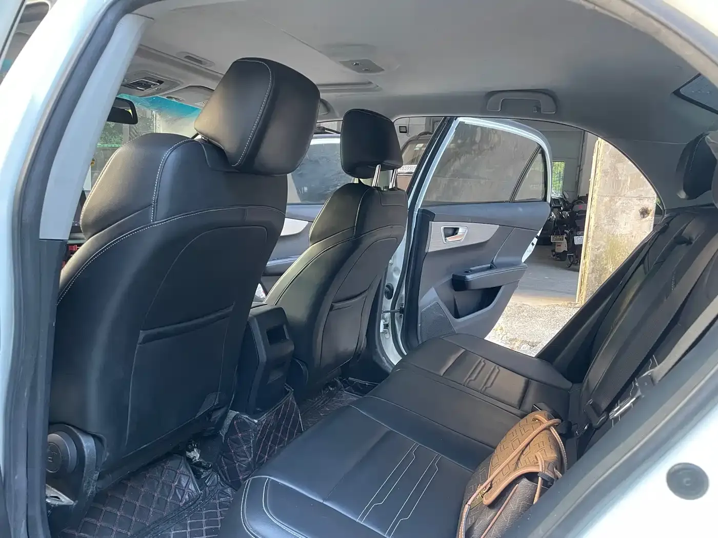 BYD Qin New Energy Long Range Luxury Edition 2020 — фото 8