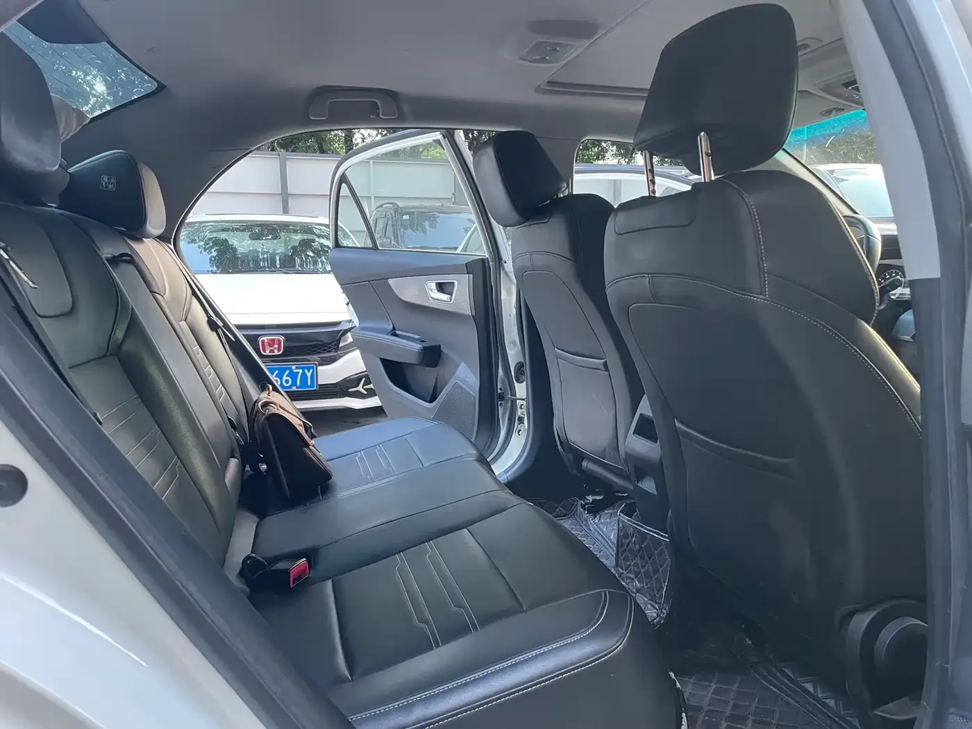 BYD Qin New Energy Long Range Luxury Edition 2020 — фото 10