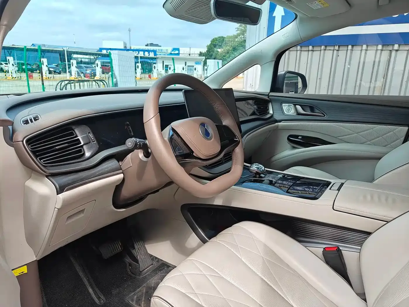 Denza D9 DM-i 970 AWD Flagship 2023 — фото 10