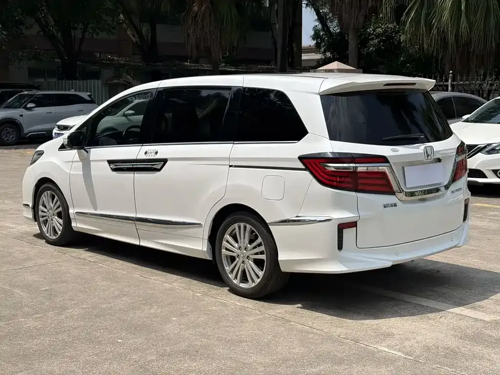Honda Elysion 2.4L Classic 2019 — фото 9