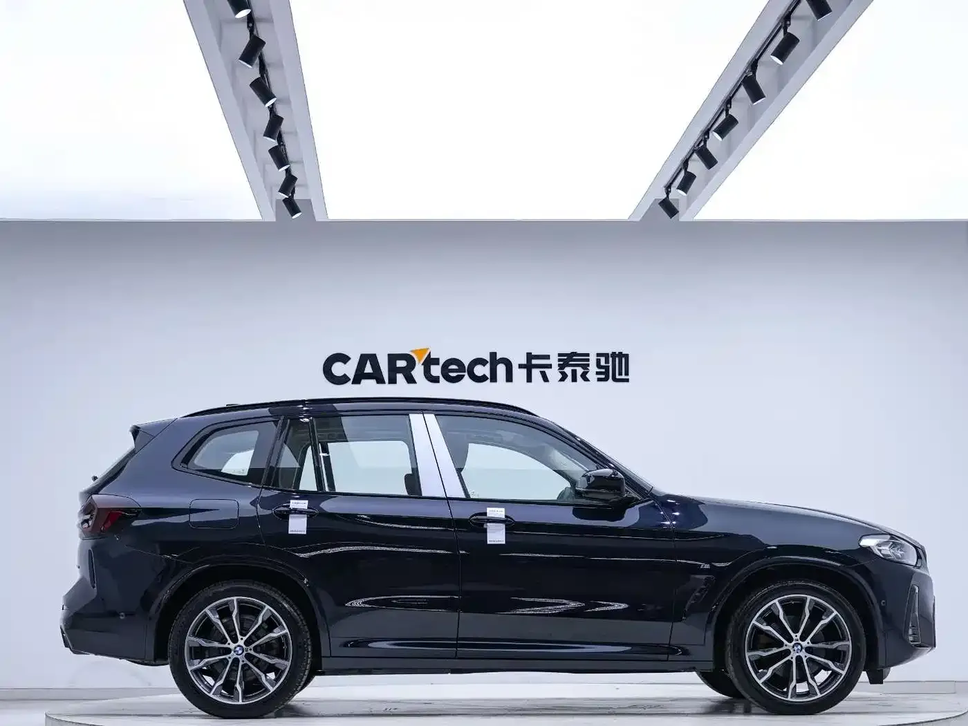BMW X3 Facelift xDrive30i Leading M Night Package 2024 — фото 3