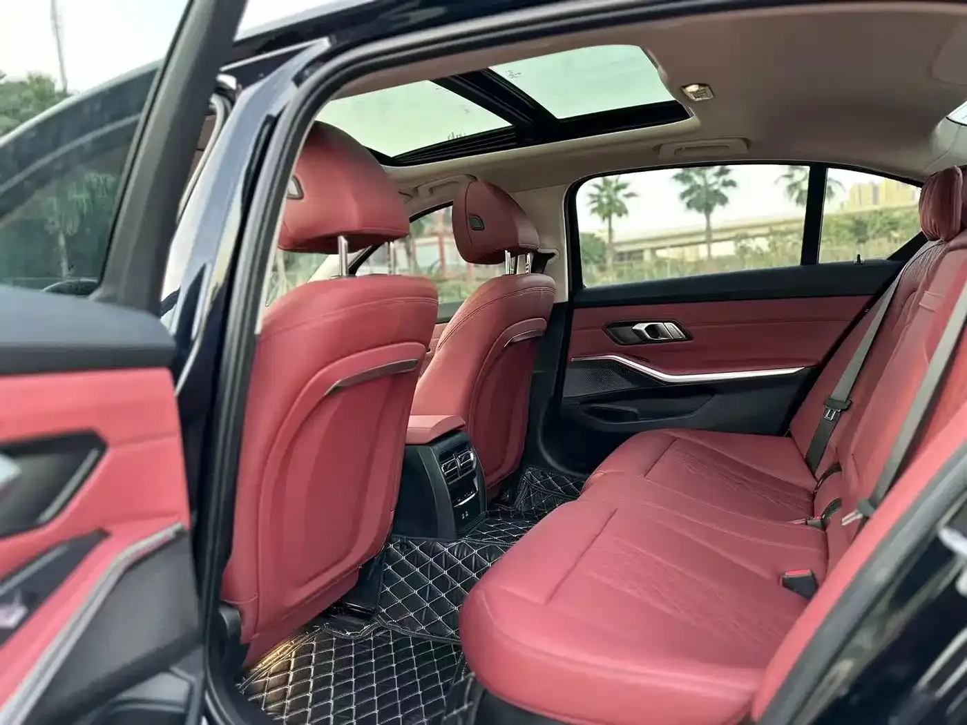 BMW i3 eDrive 40 L Shadowline Package 2023 — фото 8
