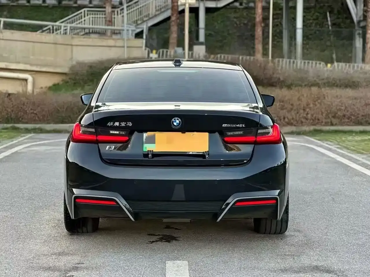 BMW i3 eDrive 40 L Shadowline Package 2023 — фото 3