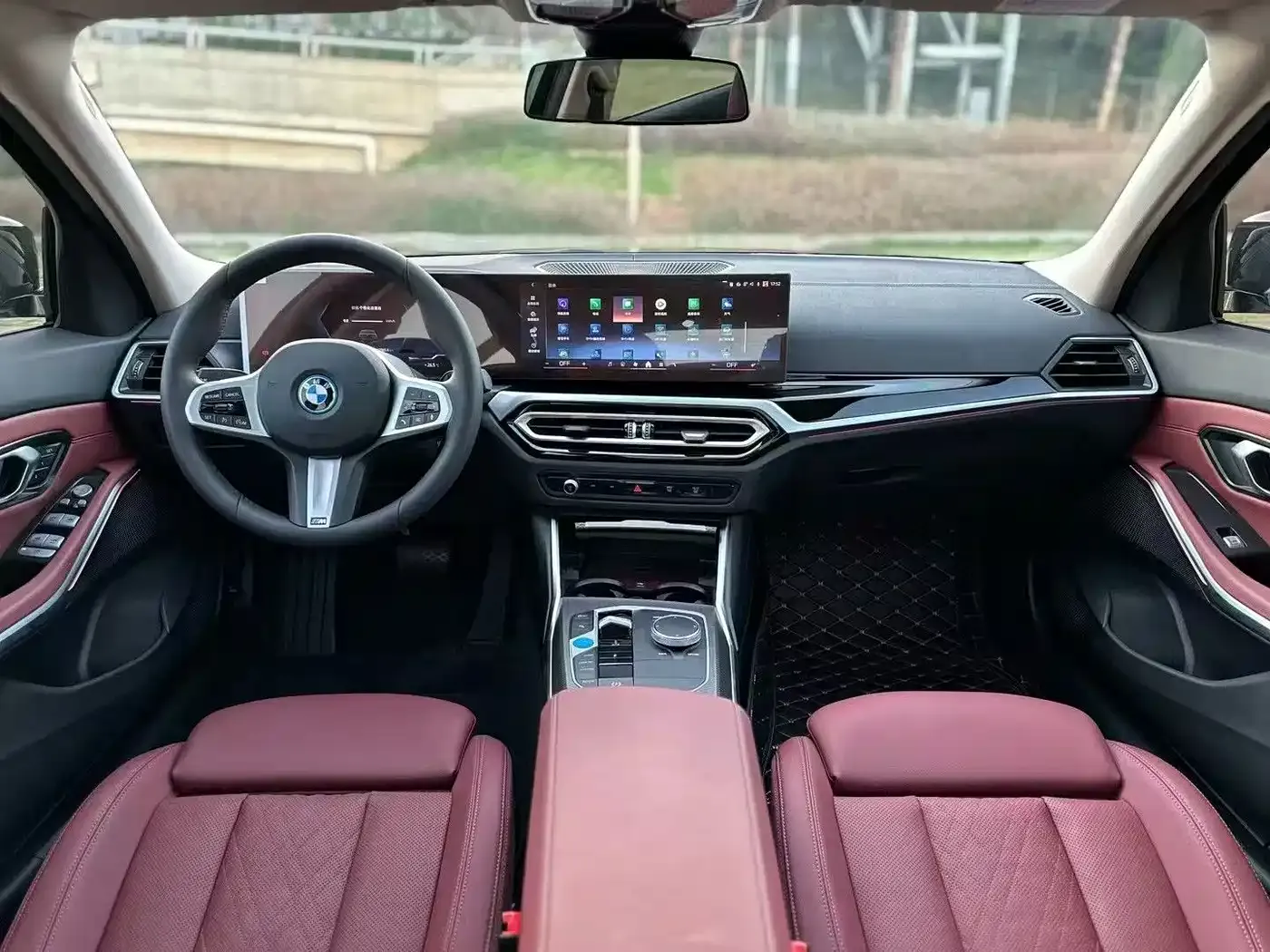 BMW i3 eDrive 40 L Shadowline Package 2023 — фото 6