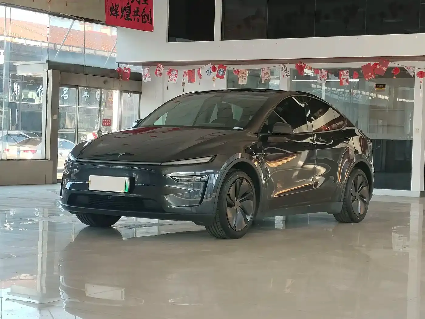 Tesla Model Y Rear-Wheel Drive 2025